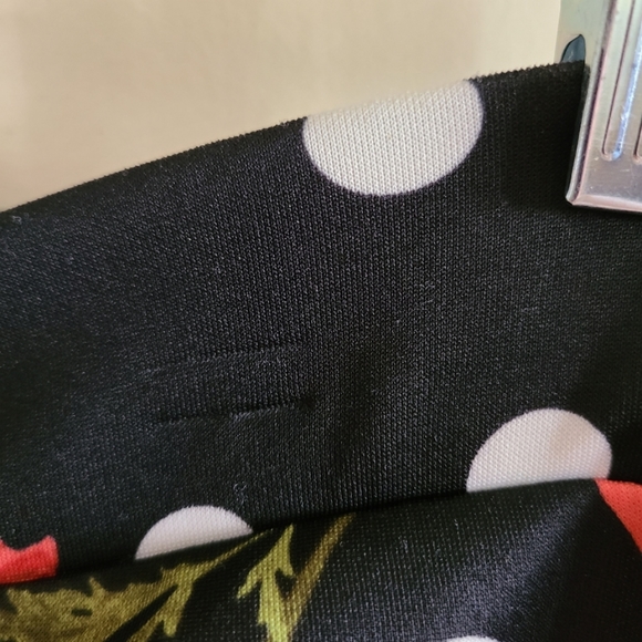 Olivia Blu Floral and Lace Pencil Skirt Size Large - Picture 7 of 7